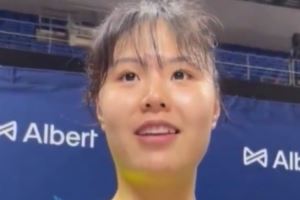 李月汝:我只能坐旋转木马这种儿童项目 跟佩奇玩刺激的 手都抖了