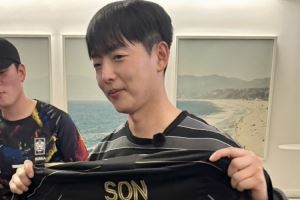 收藏品!第一件洛杉矶FC孙兴慜签名球衣出炉