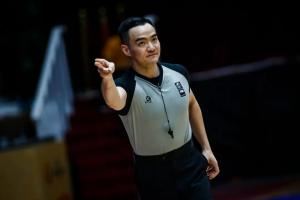 再次亮相!CBA上赛季十佳裁判员孙健将吹罚日本vs伊朗亚洲杯