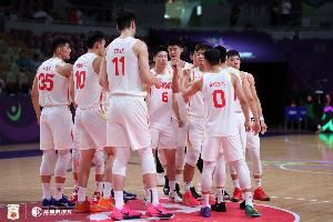 媒体人:无论对手是谁 愿中国男篮下场比赛能放开手脚 打好硬仗