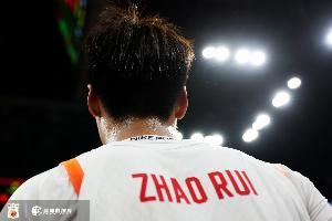 赵睿:越是危险和困难的时候越要往前走 这样我们才能越来越好