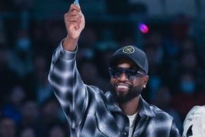 韦德抨击部分球迷:别以为看过几场球就懂NBA 那是不尊重这项运动