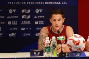 记者:海港最后四轮命门有二 主帅临场调度和后腰位置调整是关键