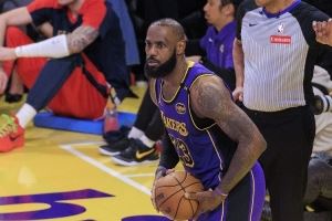 Skip:詹姆斯往自己的标志性时刻上撒尿只为赚点钱?真太掉价了
