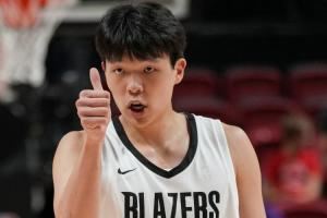 无限回放!开拓者国王比赛的转播源是取自现场大屏幕