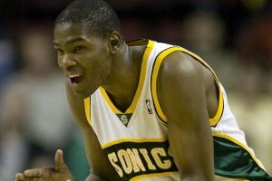 KD:效力超音速时舆论不像现在这么喧嚣 我活在自己的小圈子里