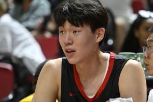 媒体人:在罗威回归之前 杨瀚森基本已占据了第一替补中锋的位置