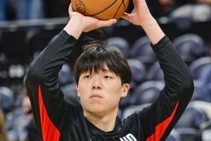 媒体人:杨瀚森有亮眼表现 但需要总结和提升地方更多 继续加油