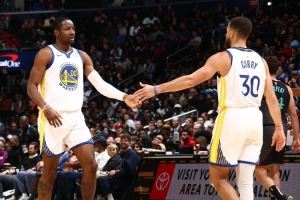  湖勇大战来袭！勇士揭幕战首发：库里/波杰姆/巴特勒/库明加/追梦